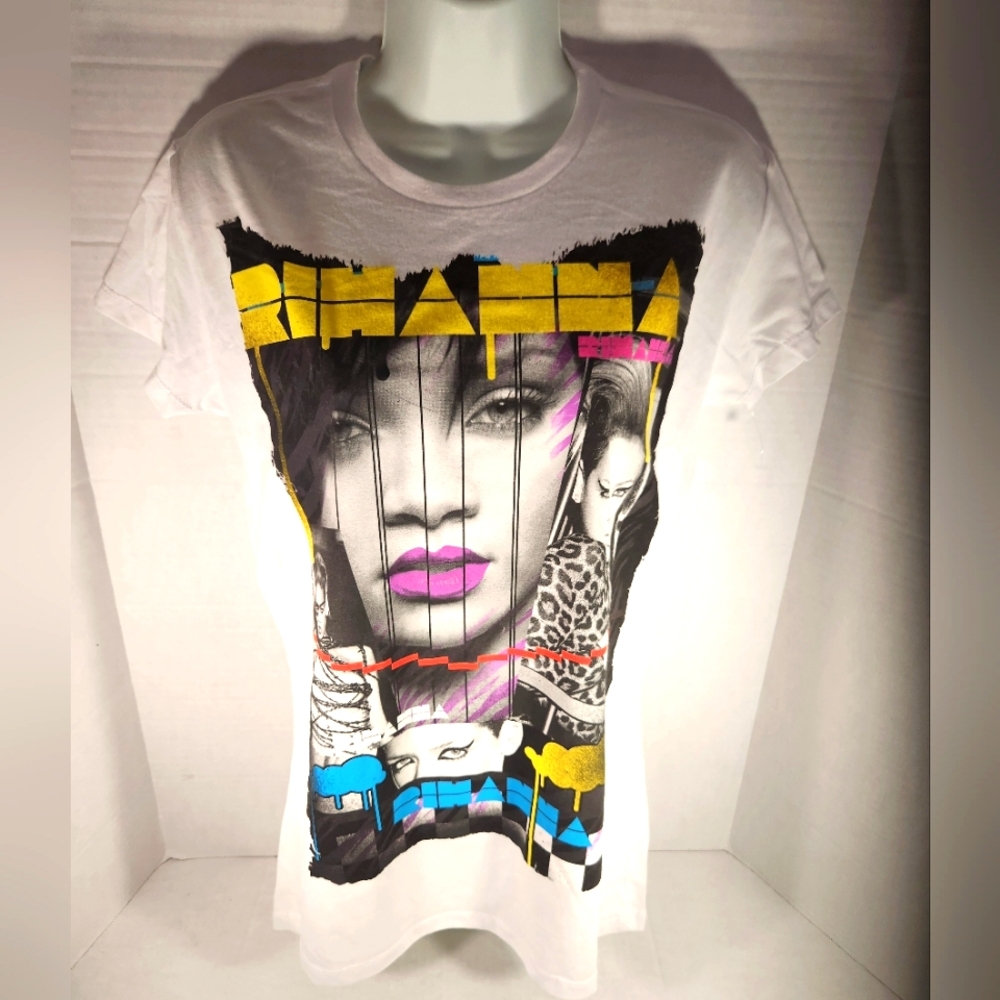 NWOT Women's Rihanna Bravado Slim-fit T-shirt - Picture 1 of 4